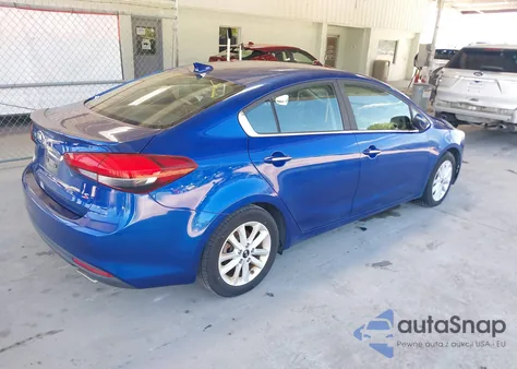 2017 Kia Forte S z USA, uszkodzony, nr VIN 3KPFL4A75HE128810